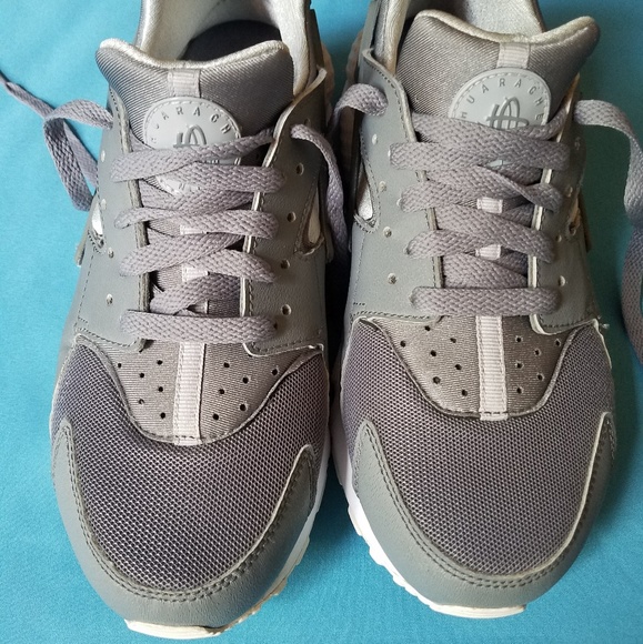 Nike Shoes - Nike Huarache